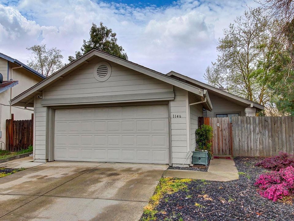 2nd image of 1146 Rio Royal Way
