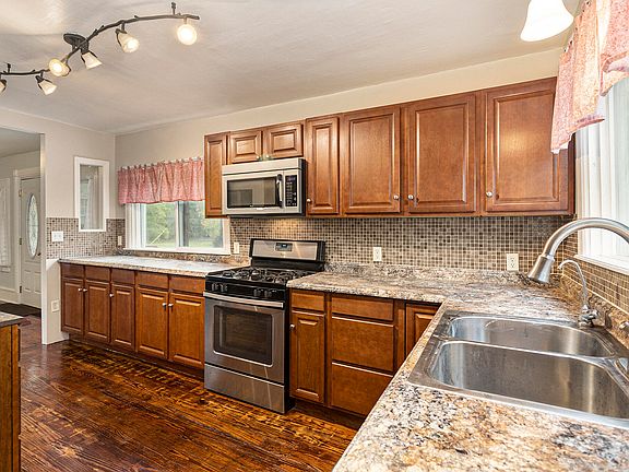 5th image of 22247 Capital Ave NE
