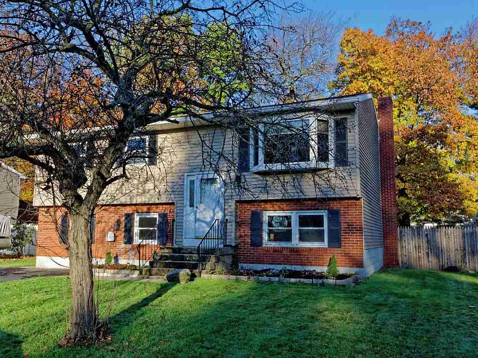 1st image of 24 Lynn Dr
