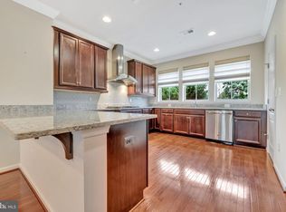 845 Regents Sq, Oxon Hill, MD 20745