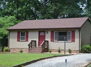 6712 Davis Rd, Quinton, VA 23141