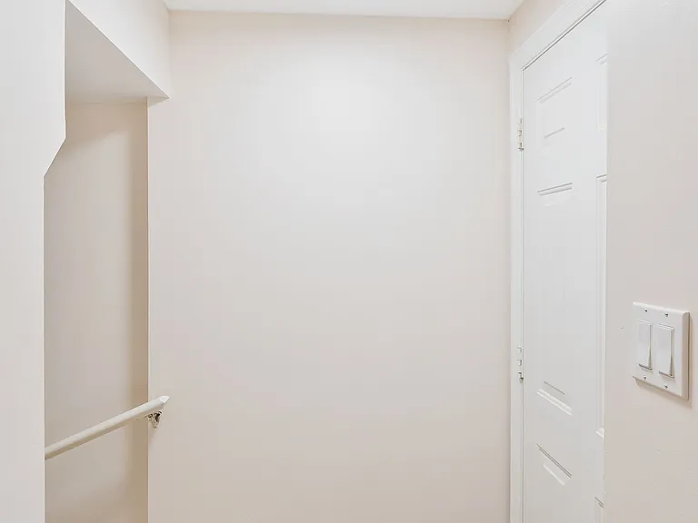 754 Hedgerow Pl — Photo 39