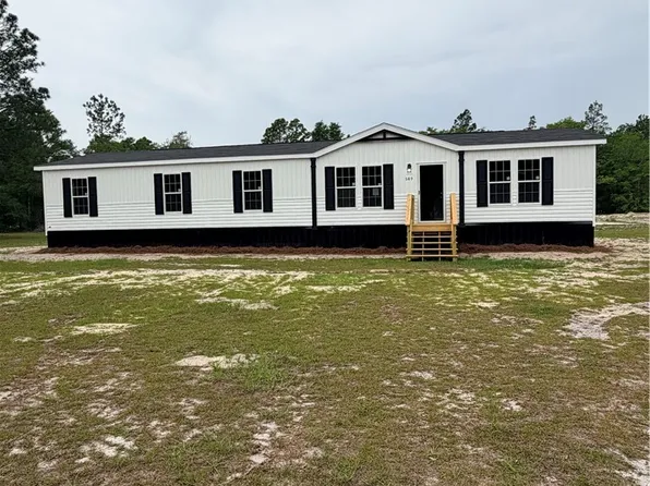 689 Auction Rd, Waynesville, GA 31566