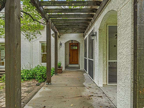4th image of 2812 Stratford Rd