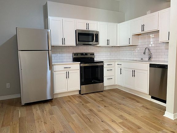 2nd image of 212 W Lee St APT 2