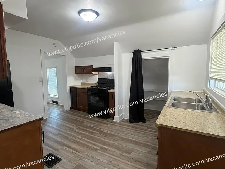 1201 Manhattan St — Photo 9