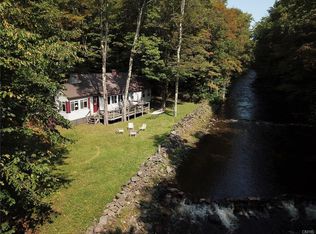 102 Harvester Mill Rd, Redfield, NY 13437