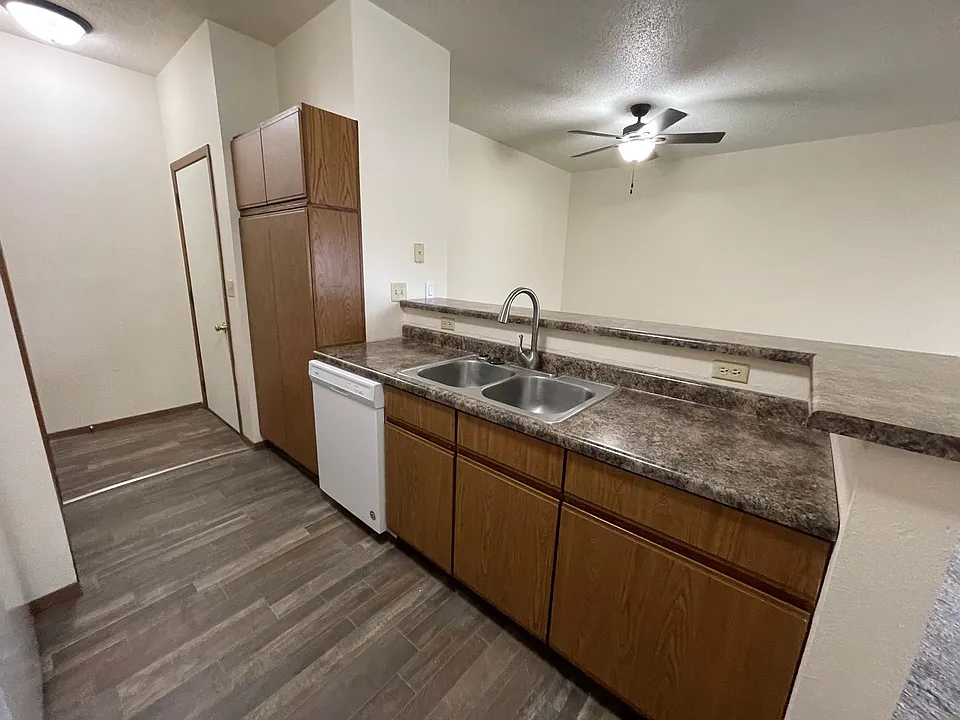 81A Center St