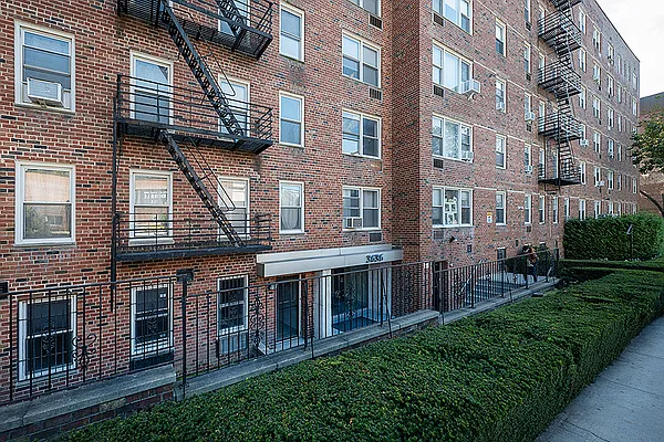 Rented by PMG Real Estate  | media 15