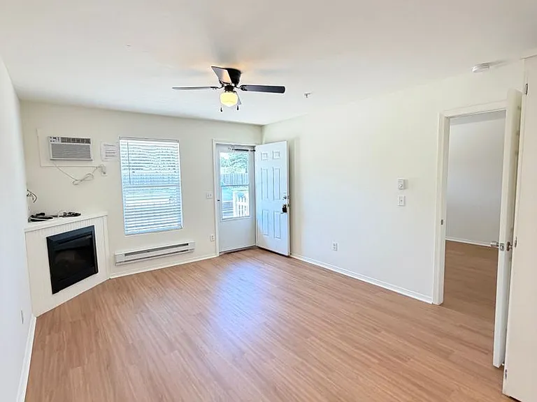 Cedar Creek Apartment Homes — Photo 8
