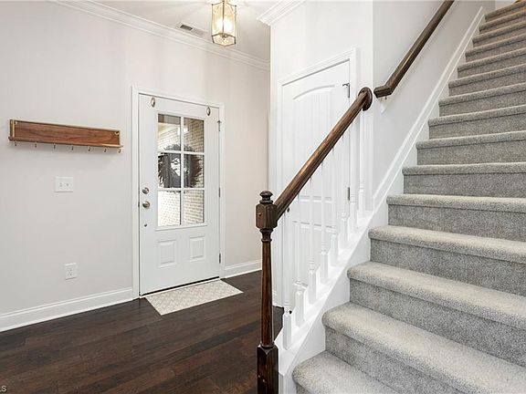 4th image of 481 Olsen Dr