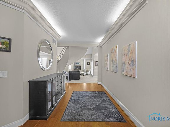 5th image of 5933 Forest Hills Dr #5933