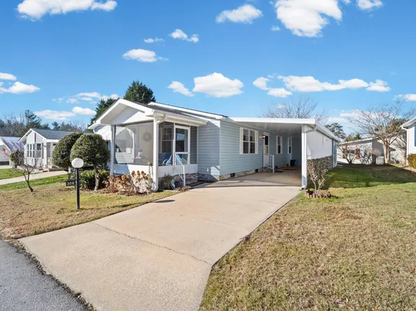 306 Happy Ln, Hendersonville, NC 28792