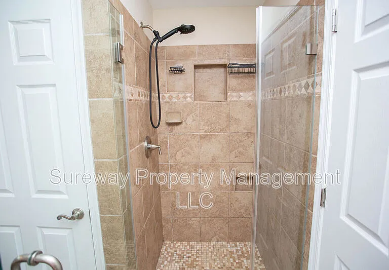 7 Amaryllis Ln — Photo 32