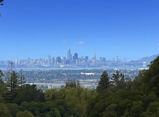 11275 Kerrigan Dr, Oakland, CA 94605