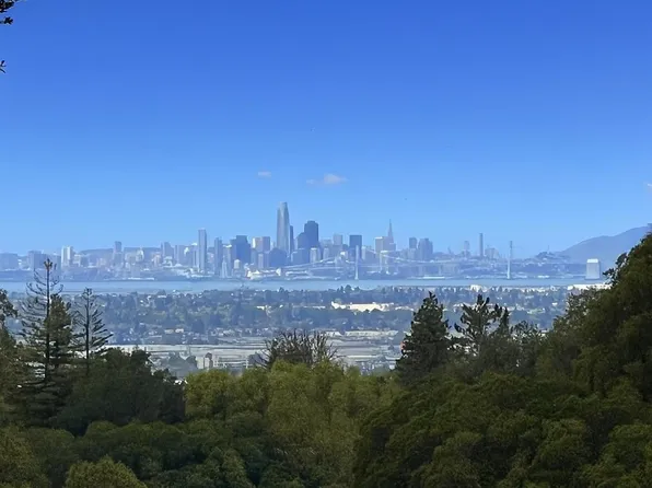 11275 Kerrigan Dr, Oakland, CA 94605