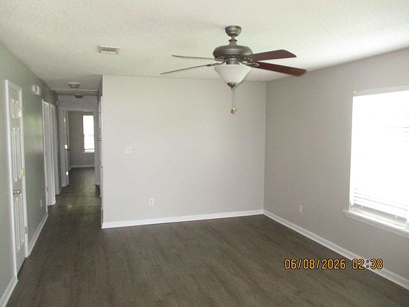 3rd image of 135 Twelve Oaks Ct