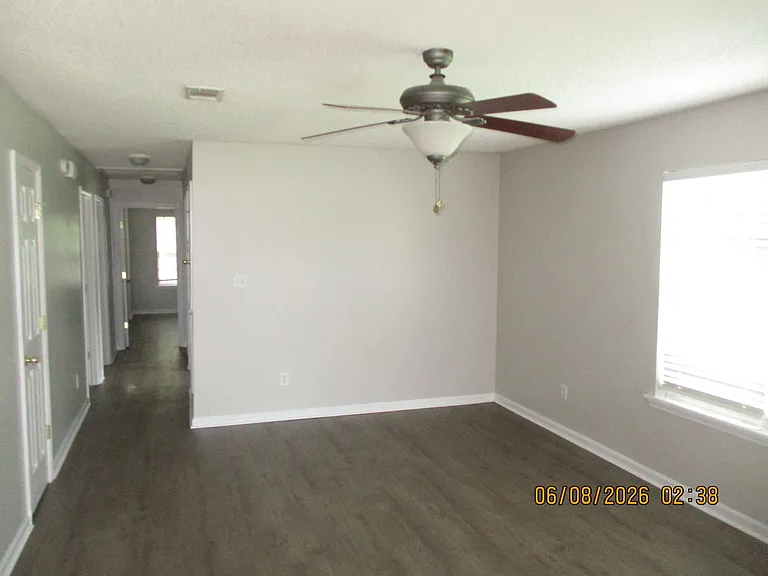135 Twelve Oaks Ct — Photo 3