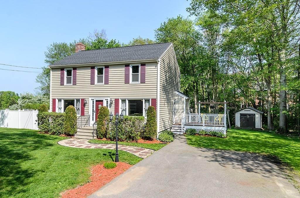 345 Richardson Ave, Attleboro, MA 02703 Zillow