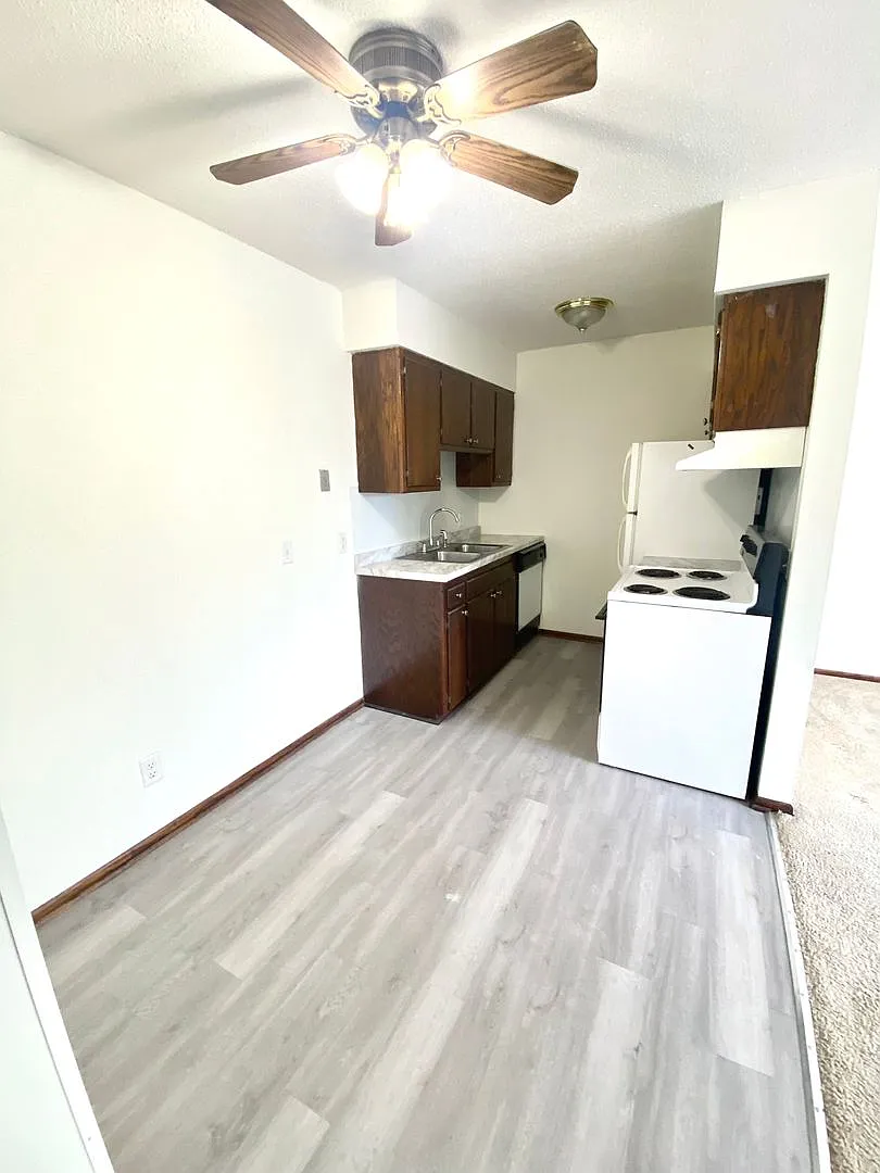Evergreene Apartments — Photo 3