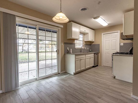 2nd image of 6907 Palm Bay Dr