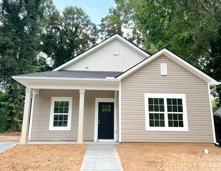 817 W Davidson Ave — Photo 1