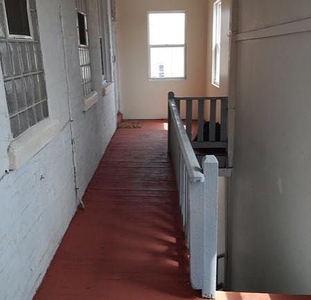 5th image of 1751 W Catalpa Ave APT 3E