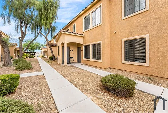 2 bed, 935 sqft, $1,600 — Photo 4