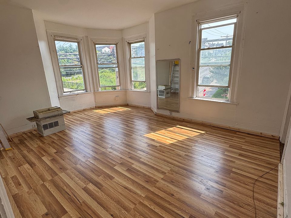 1st image of 357 Harral Ave #1