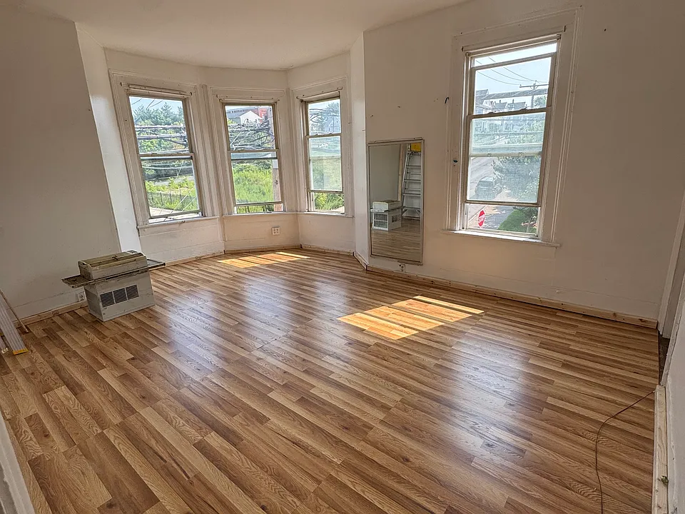 357 Harral Ave #1