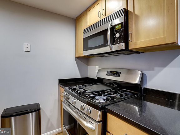 4th image of 2220 Fairfax Dr APT 601