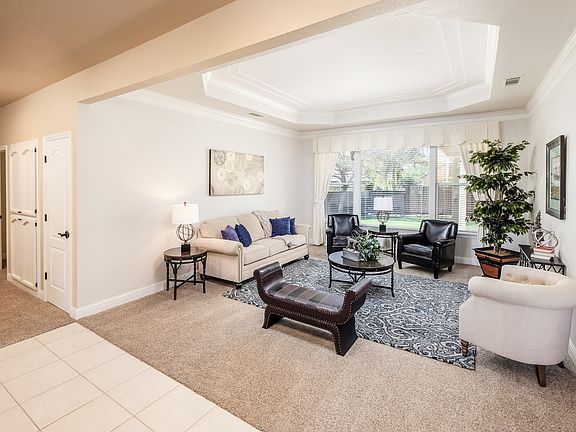 4th image of 105 Meadow Lakes Ct