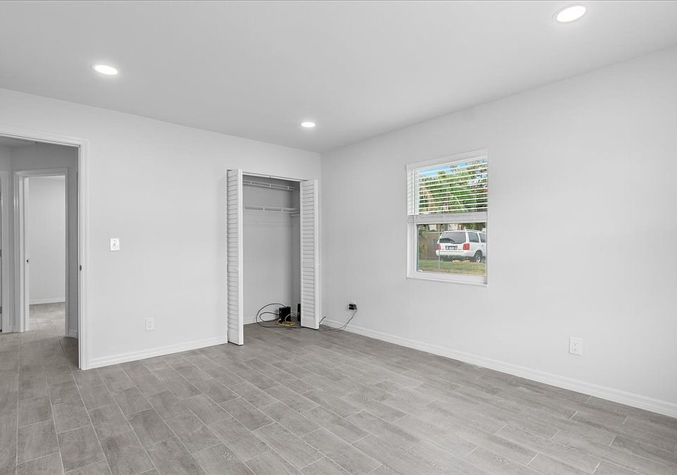 1st image of 6413 S Roberts Ave #A
