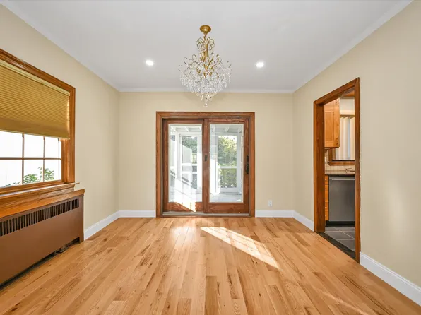 85-11 Eton Street image 5 of 20