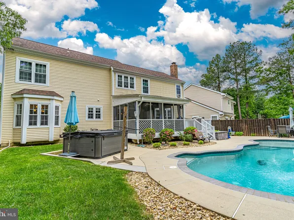 6182 Humpback Whale Ct, Waldorf, MD 20603