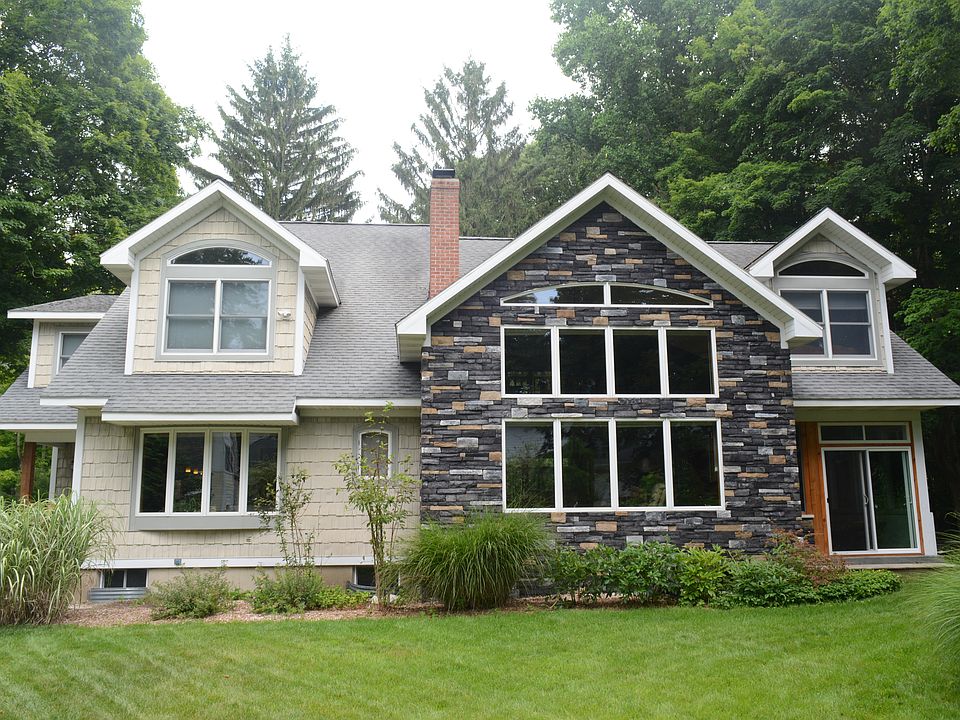 1st image of 3059 Lakeside Dr
