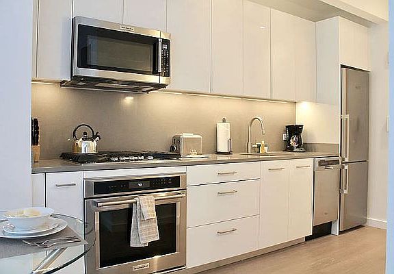 3rd image of 42 W 33rd St APT 11F