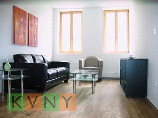 Rented by KVNY Soho | media 39