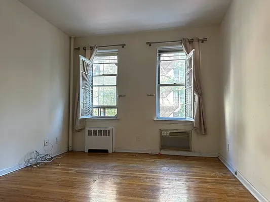 Rented by Eric Goodman Realty Corp | media 2