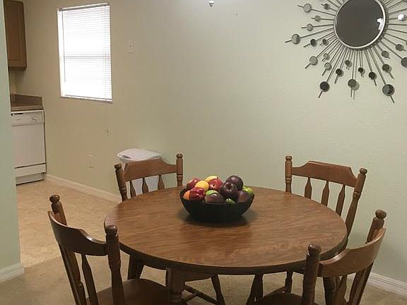 2nd image of 20 Pine Arbor Ln