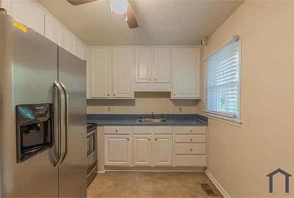 925 Fleetwood Dr — Photo 13