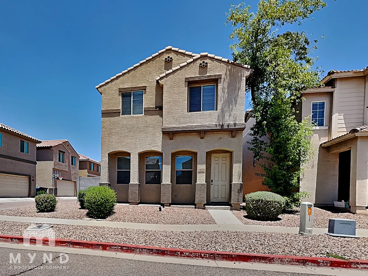 3 bed, 2.5 bath, 1934 sqft, $1,995 — Photo 2