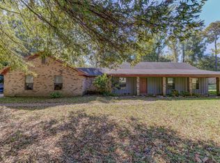 1208 Newitt Vick Dr, Vicksburg, MS 39183