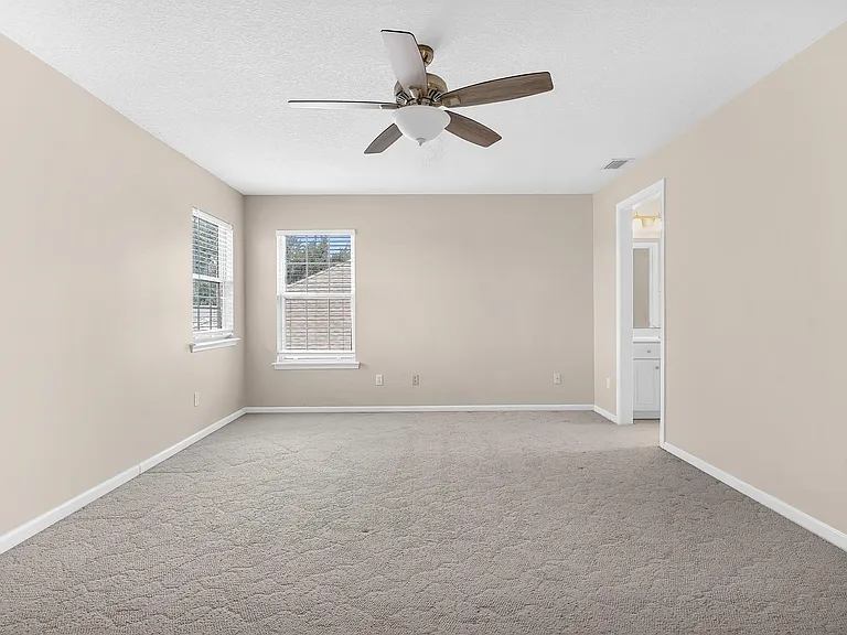 506 Lakeway Dr — Photo 28
