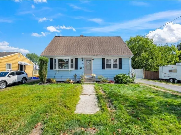46 Auburn Ave, Johnston, RI 02919