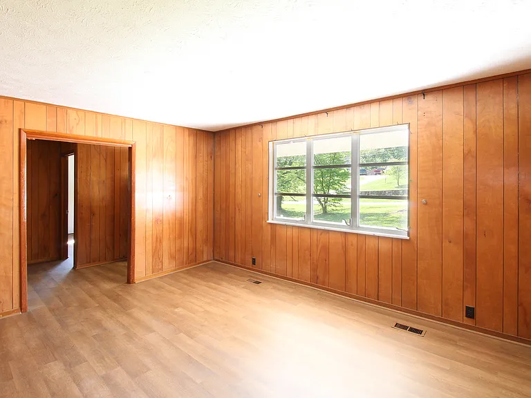 1940 Harris Rd — Photo 8