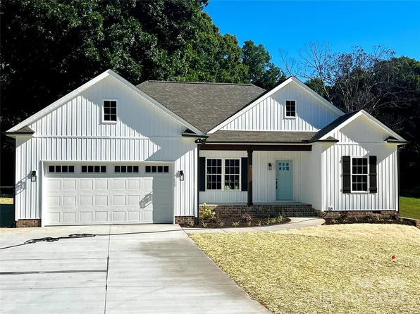 147 Twin Cedars Golf Road Twin Cedars Dr, Mocksville, NC 27028