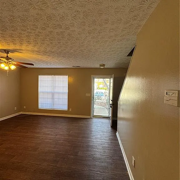 5869 Strathmoor Manor Cir — Photo 3
