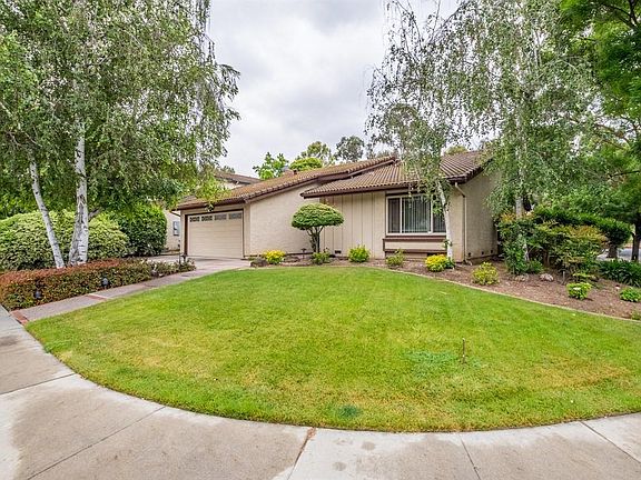 2nd image of 7183 Chantilley Ct