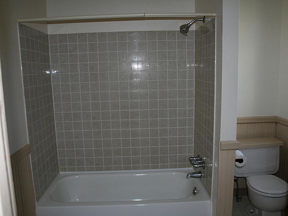 4th image of 916 Iowa St #1